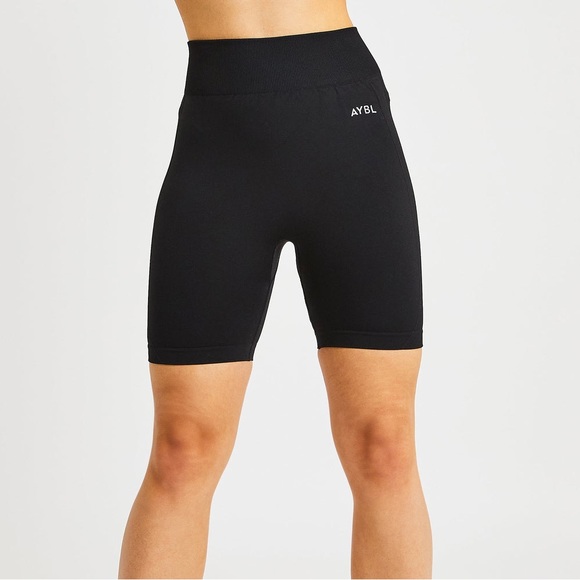 AYBL Motion Seamless Cycling Shorts and Reform Seamless Sports Bra - Picture 4 of 4